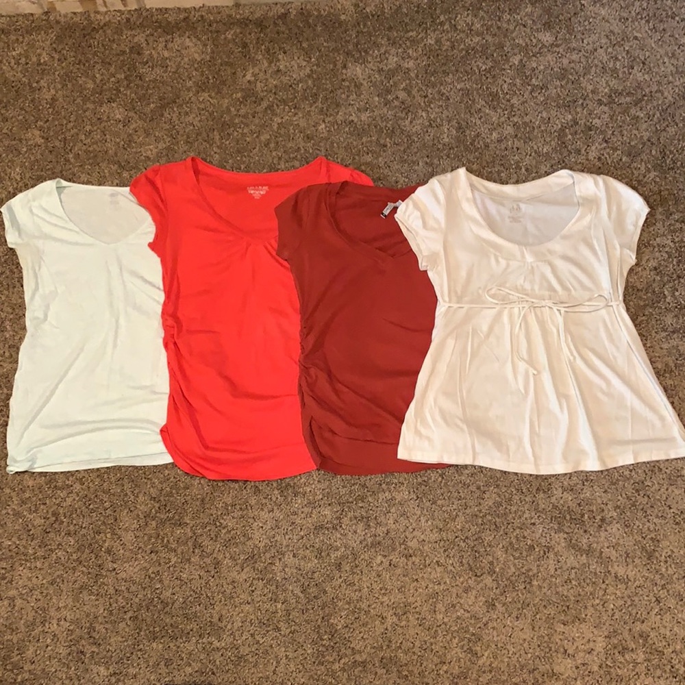 Lot of 4 short sleeved maternity tops, size S & M